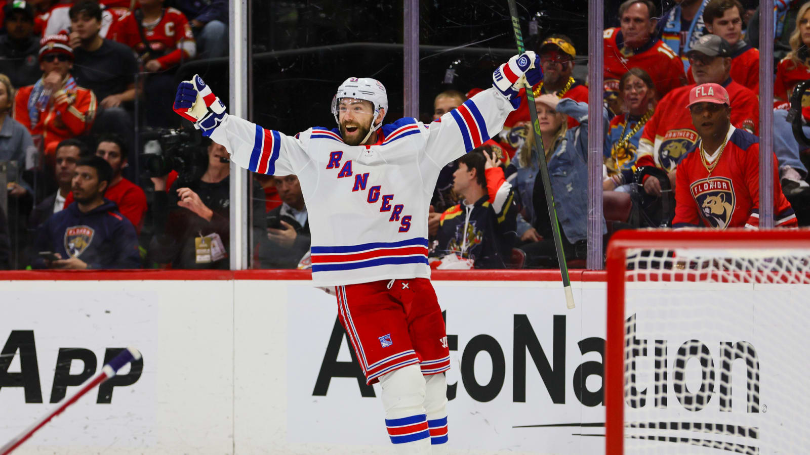 Should the Lightning Reunite With Barclay Goodrow?
