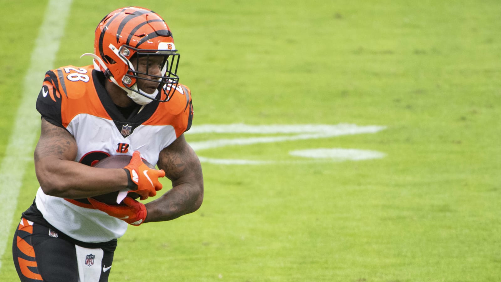 Bengals' Joe Mixon ruled out vs. Steelers with nagging foot injury