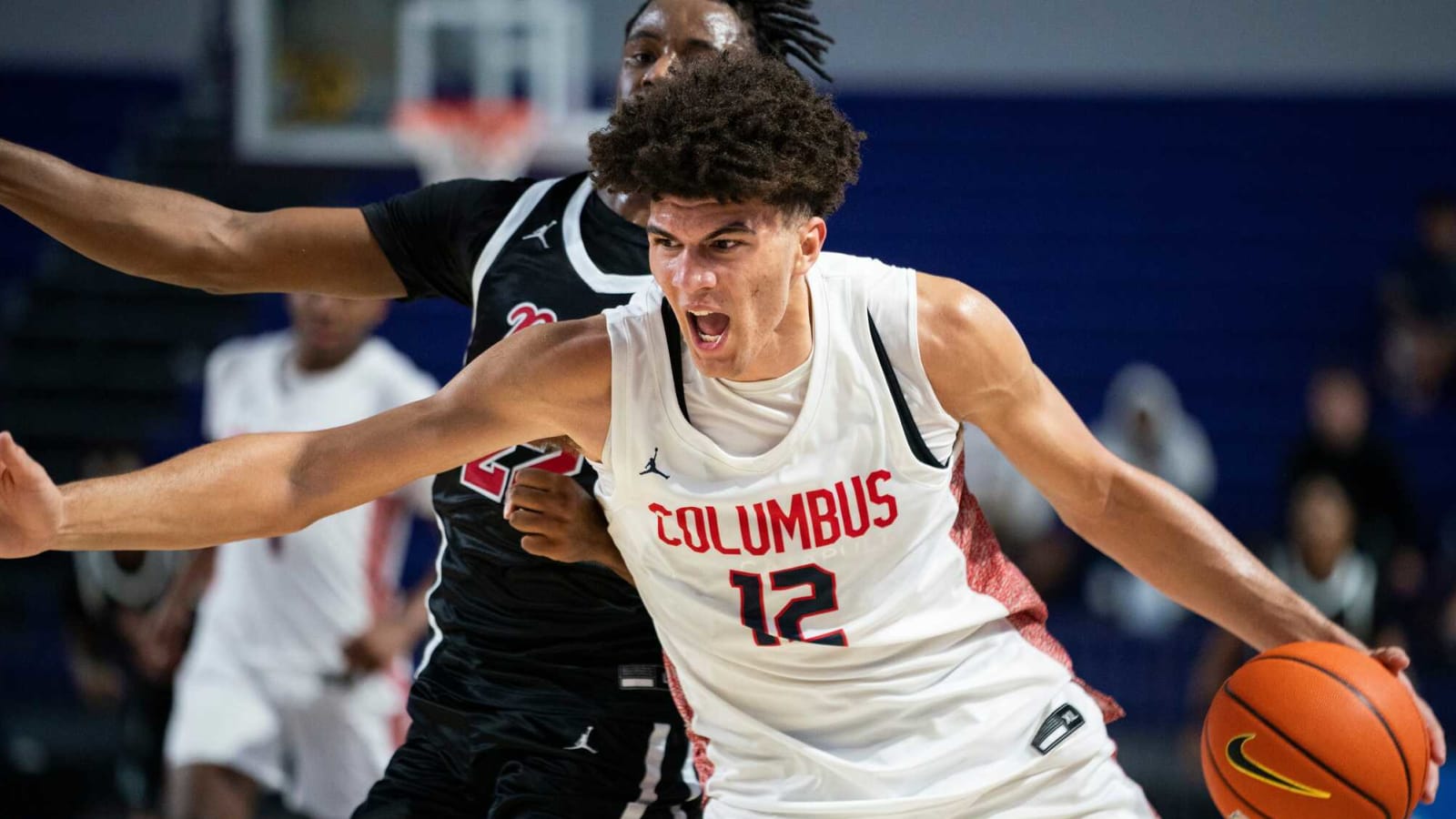 Five-star twins with former NBA father down to two finalists