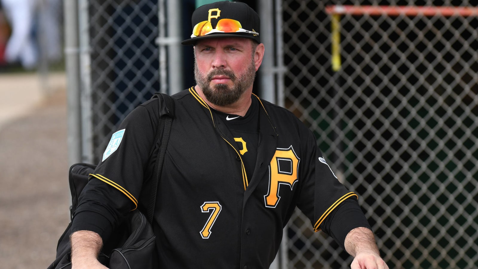 Garth Brooks opens up about Roberto Clemente inspiring his love for baseball