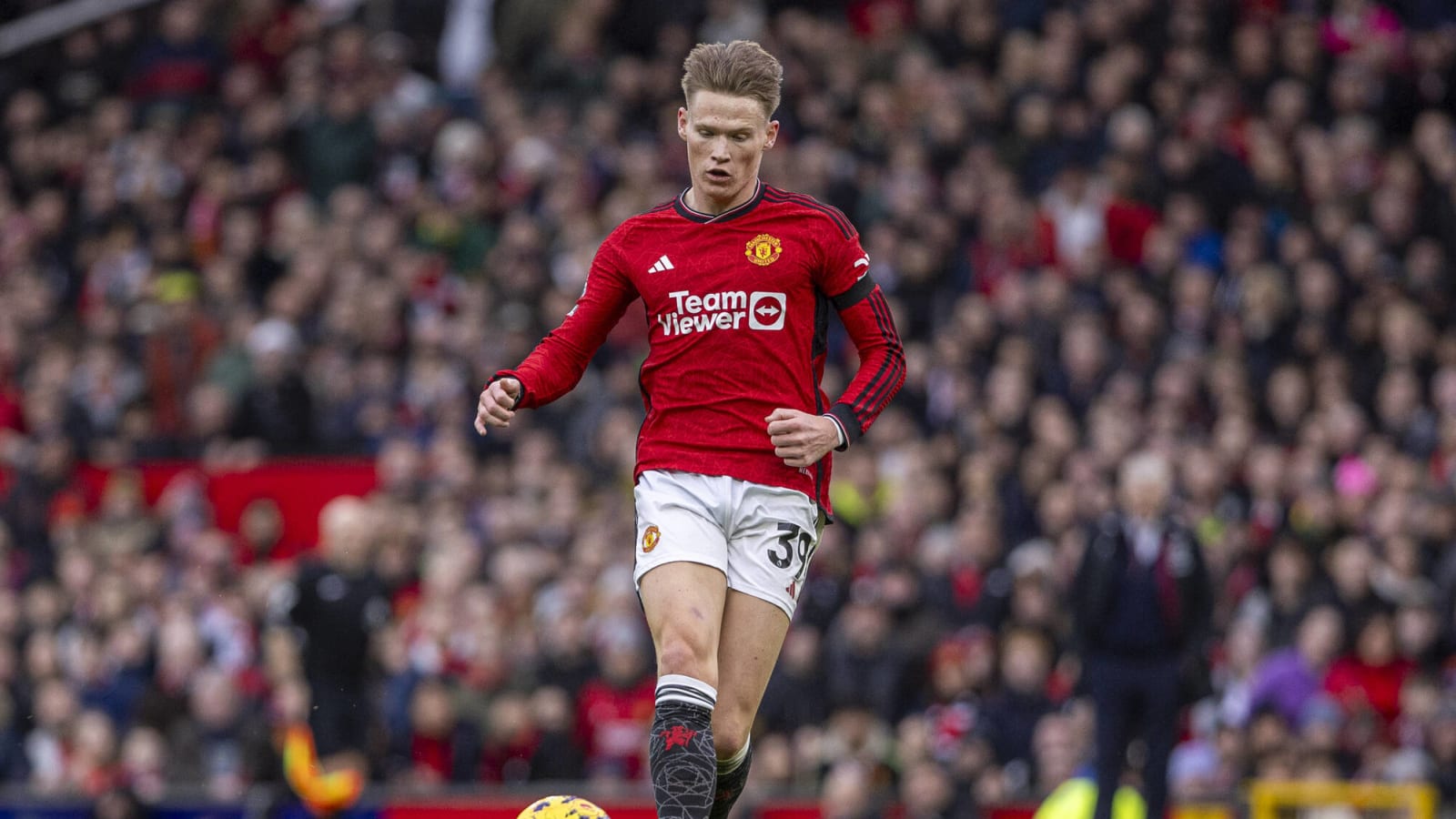 Man United tipped to use midfielder in attack after the injury of Rasmus Hojlund