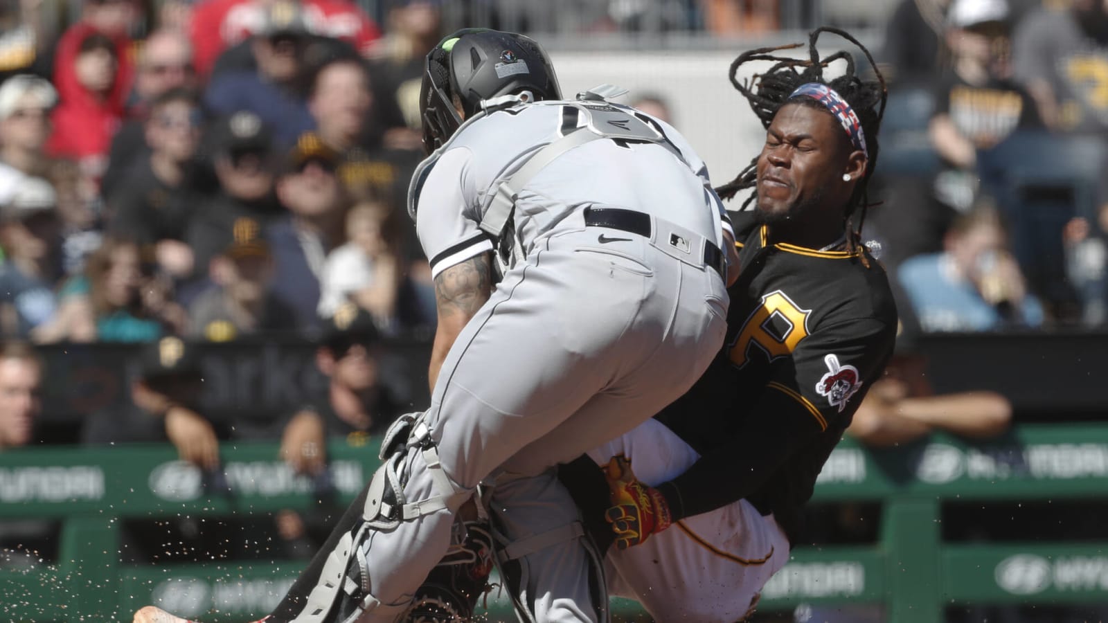 Benches clear between Pirates and White Sox as Cruz injured