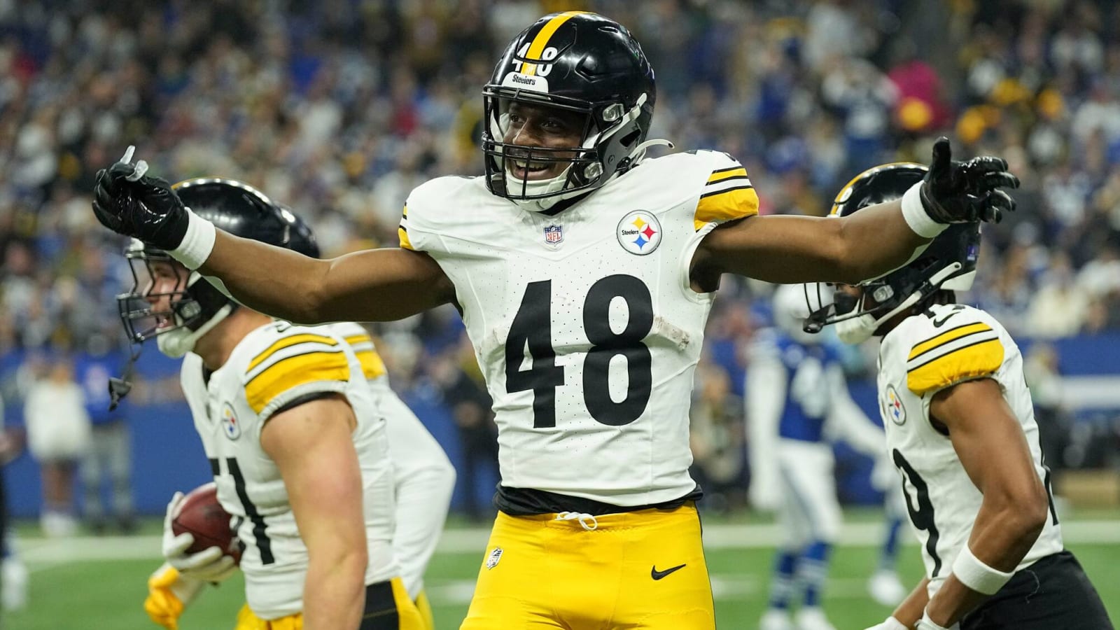 Steelers RB Exploits Little Known Rule to Make Spectacular Play