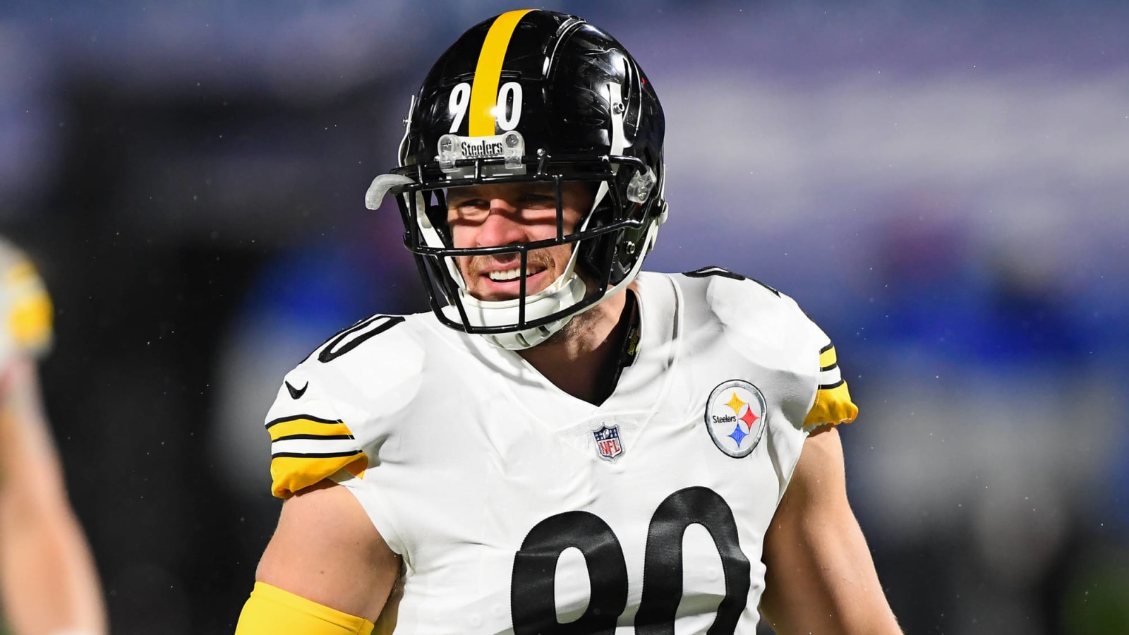 Watt practices after Big Ben says Steelers should pay him