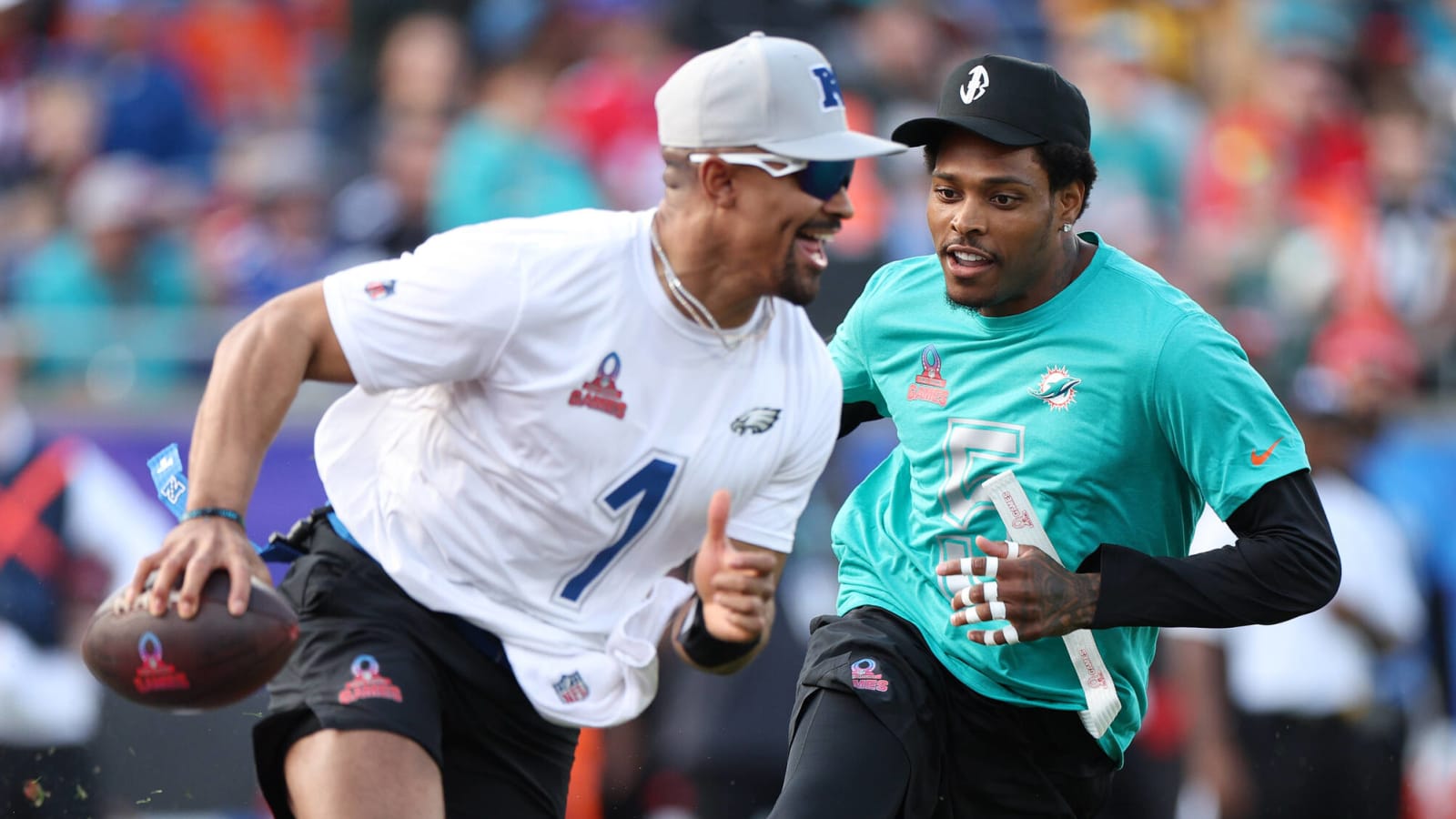 Jalen Hurts, CeeDee Lamb fail &#39;Philly Special&#39; attempt during 2024 Pro Bowl