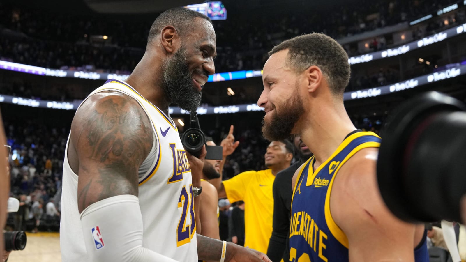 Lebron james and cheap stephen curry fight