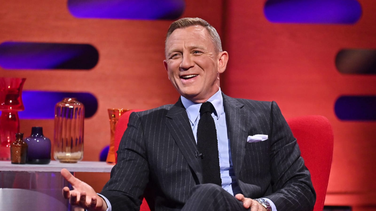 Daniel Craig gives very blunt advice for the next James Bond