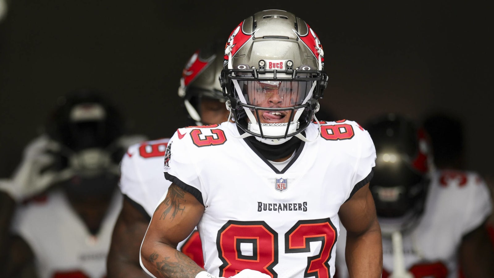 Buccaneers Sign Two Players to One-Year Contracts