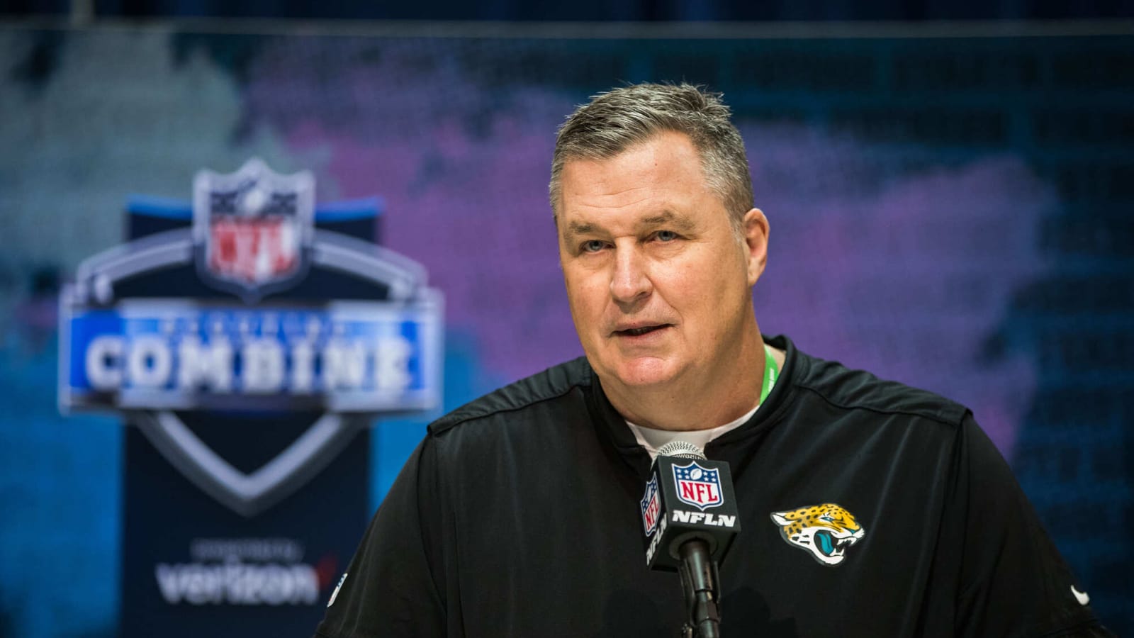 Patriots hire notable ex-NFL head coach to Mike Vrabel’s staff