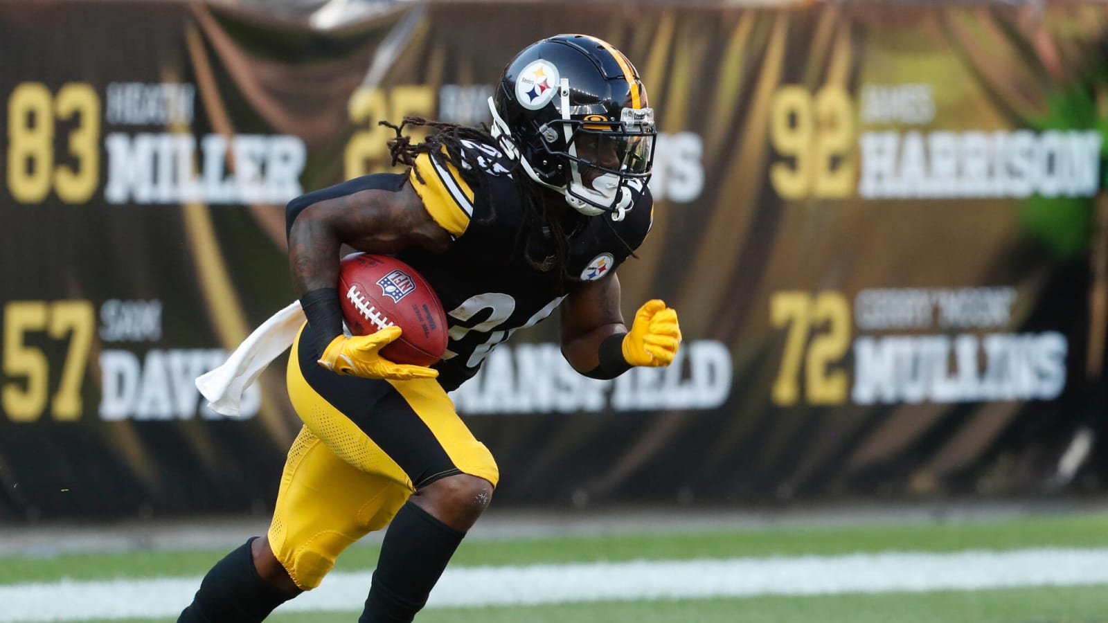 Steelers release speedy running back