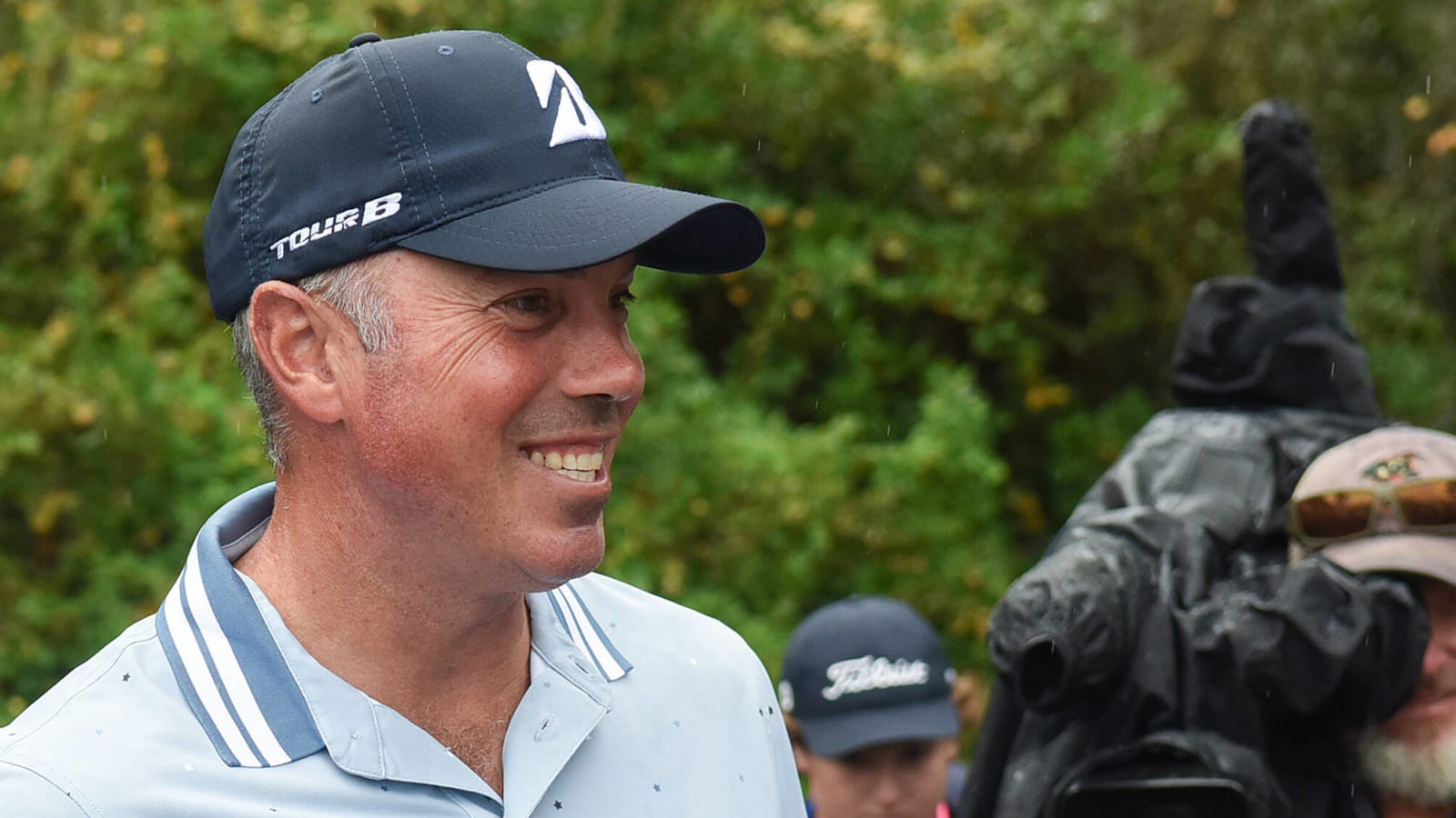 Watch: Matt Kuchar and his son Cameron DOMINATE PNC Championship by leading with 3 shots despite rainy hurdles