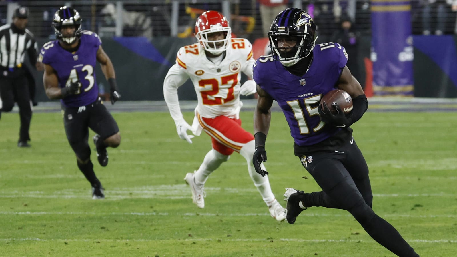 Ravens extend veteran wideout