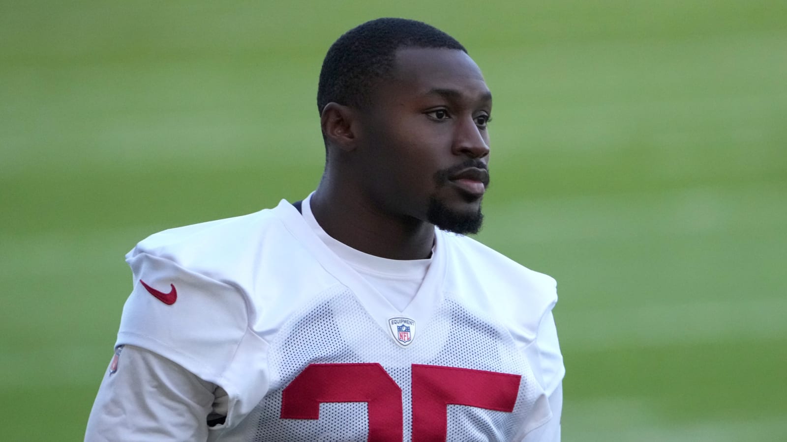 Bucs Cut ILB, Sign CB