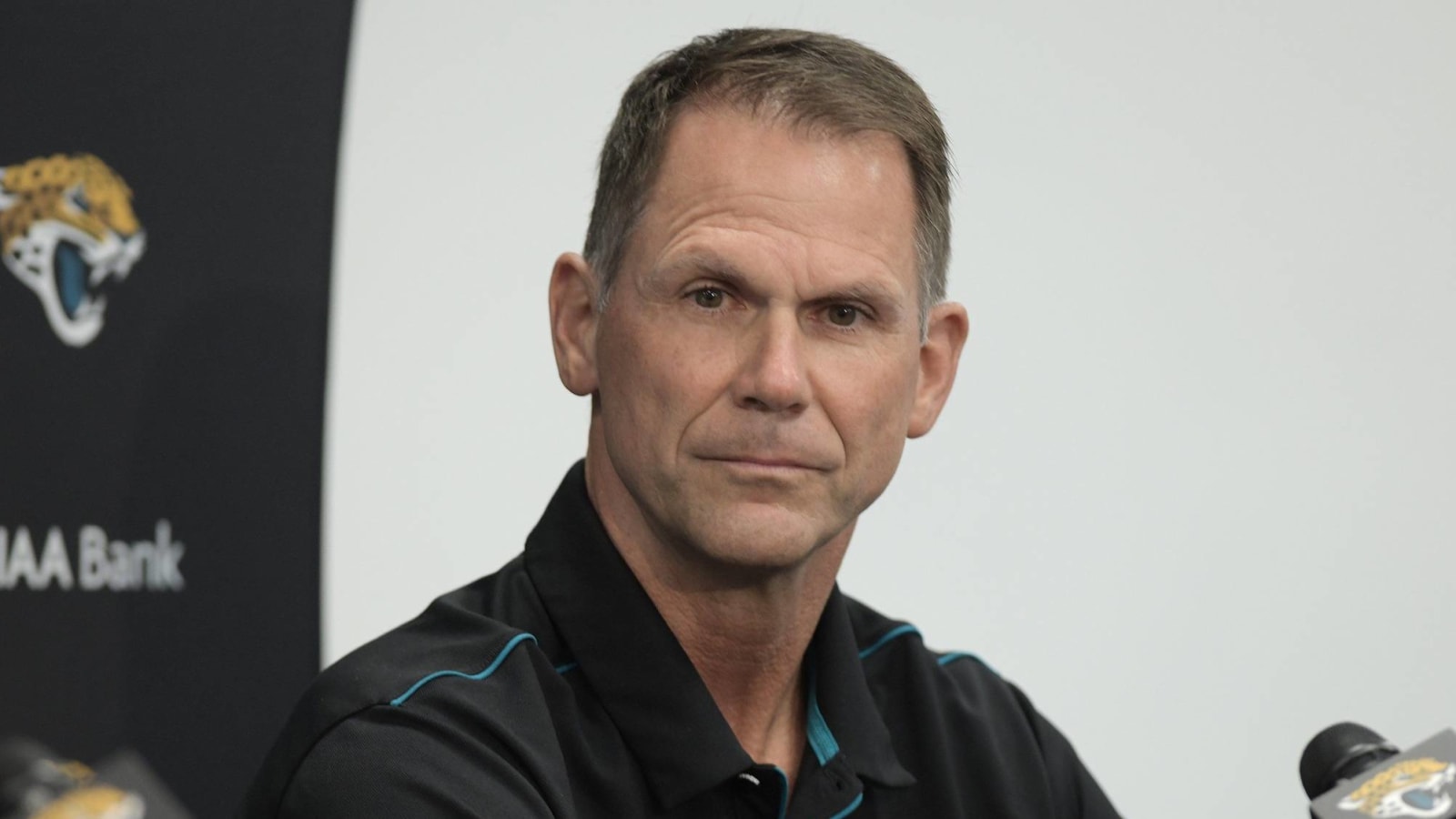 Jaguars fan takes shot at Trent Baalke during trivia game