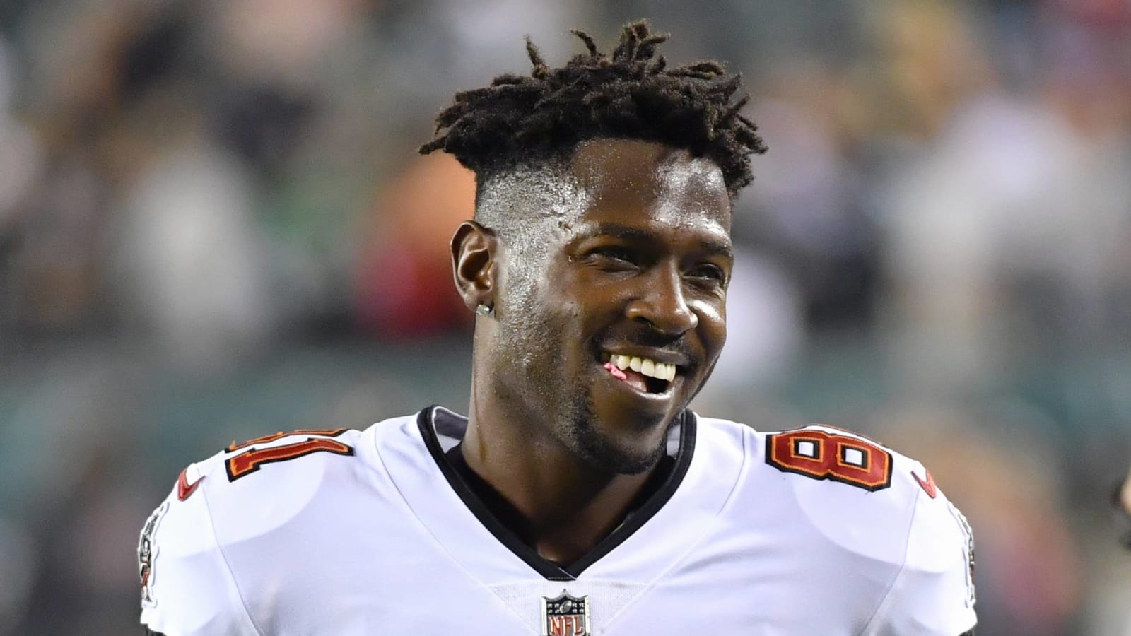 Antonio Brown got off easily with suspension for fake vaccine card?