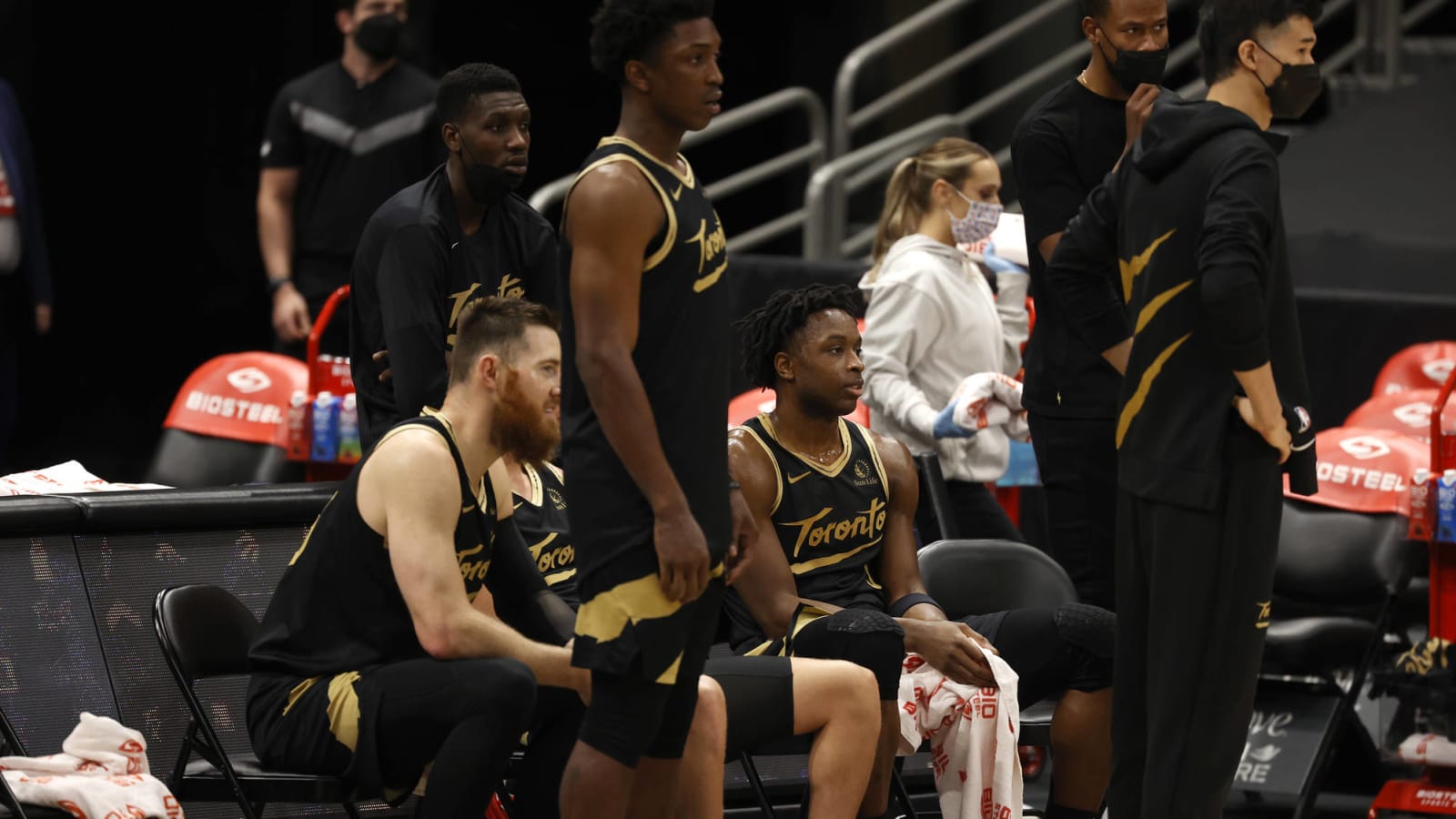 Dangerous move by OG Anunoby nearly results in Lakers-Raptors brawl