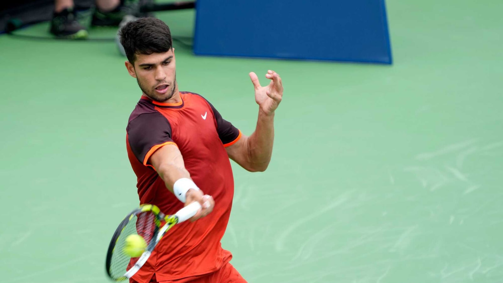 'Great timing, great balance,' Chris Evert hilariously compliments Carlos Alcaraz’s form when he obliterated his racket
