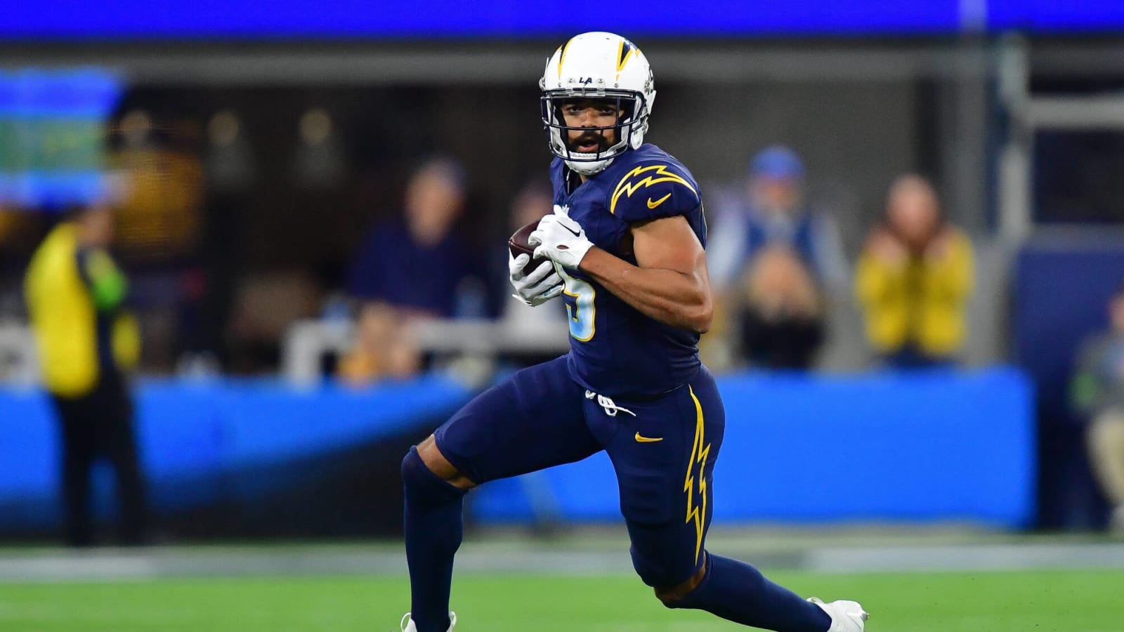 Las Vegas Raiders sign wide receiver Jalen Guyton