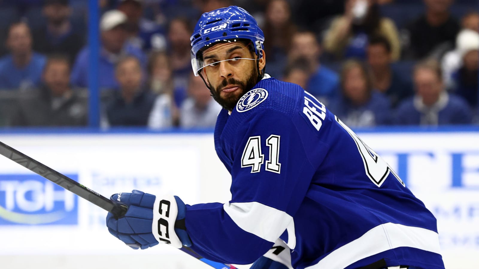 Avalanche release veteran left winger