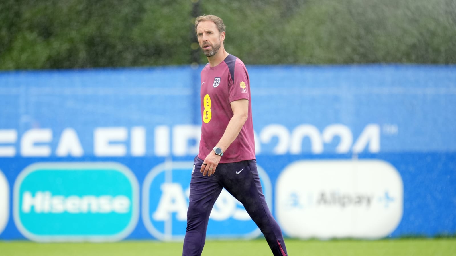 ‘He has to…’ – Robbie Fowler makes valid Trent point to Gareth Southgate ahead of England clash