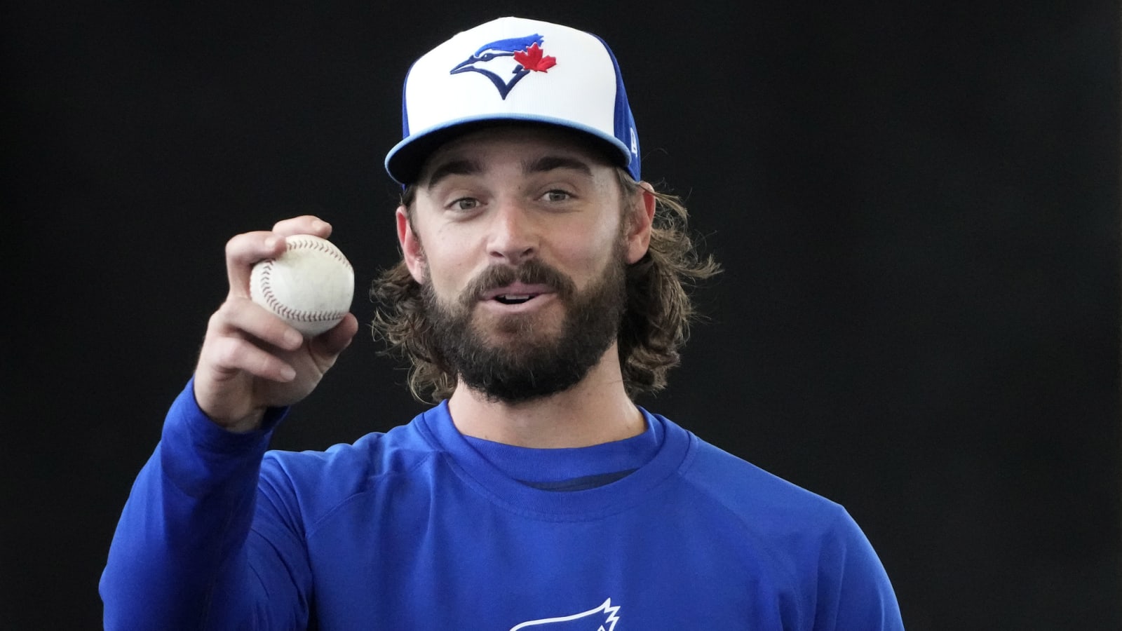 Mariners designate righty reliever for assignment