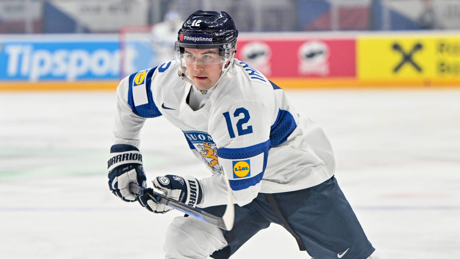 Avalanche sign Finnish winger Jere Innala