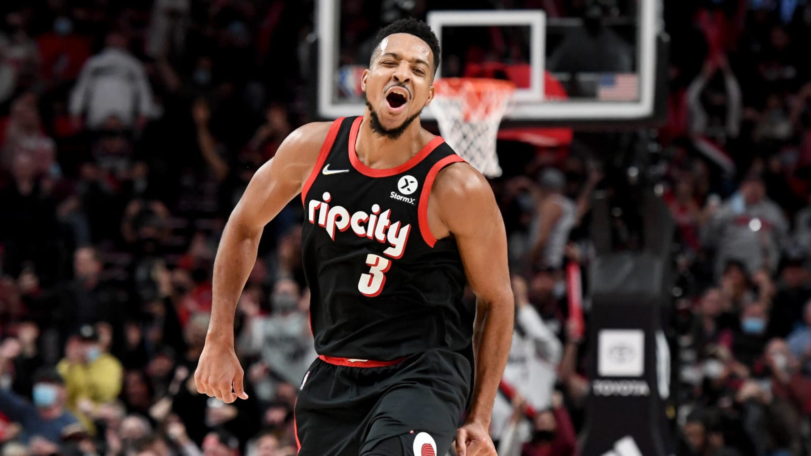 Trail Blazers trade CJ McCollum to Pelicans