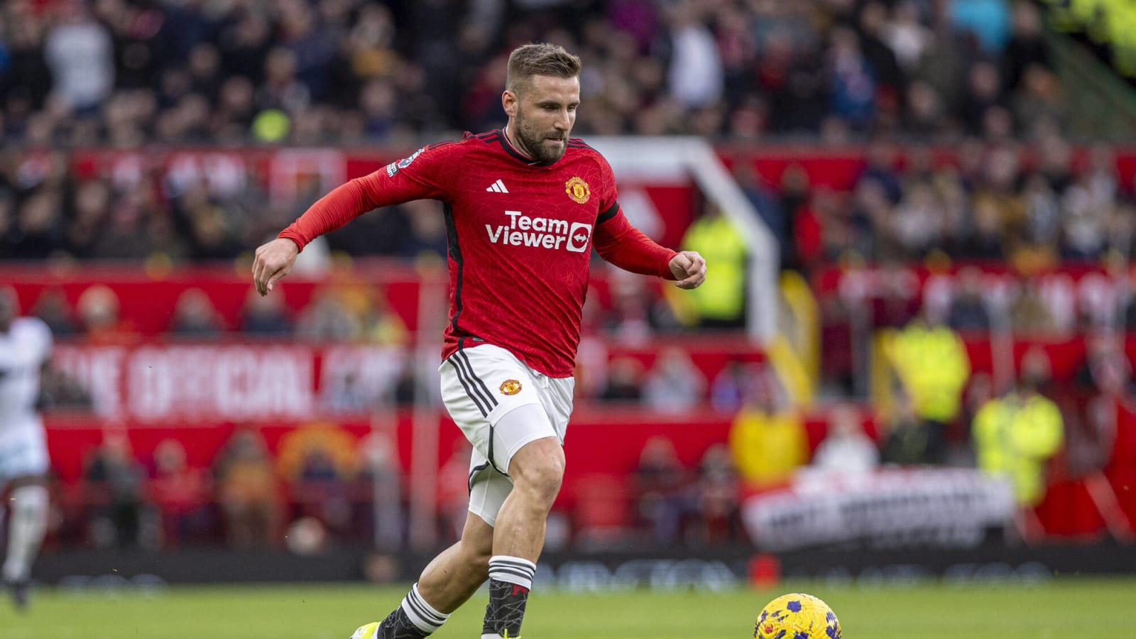 Erik ten Hag provides Luke Shaw injury update after Aston Villa win