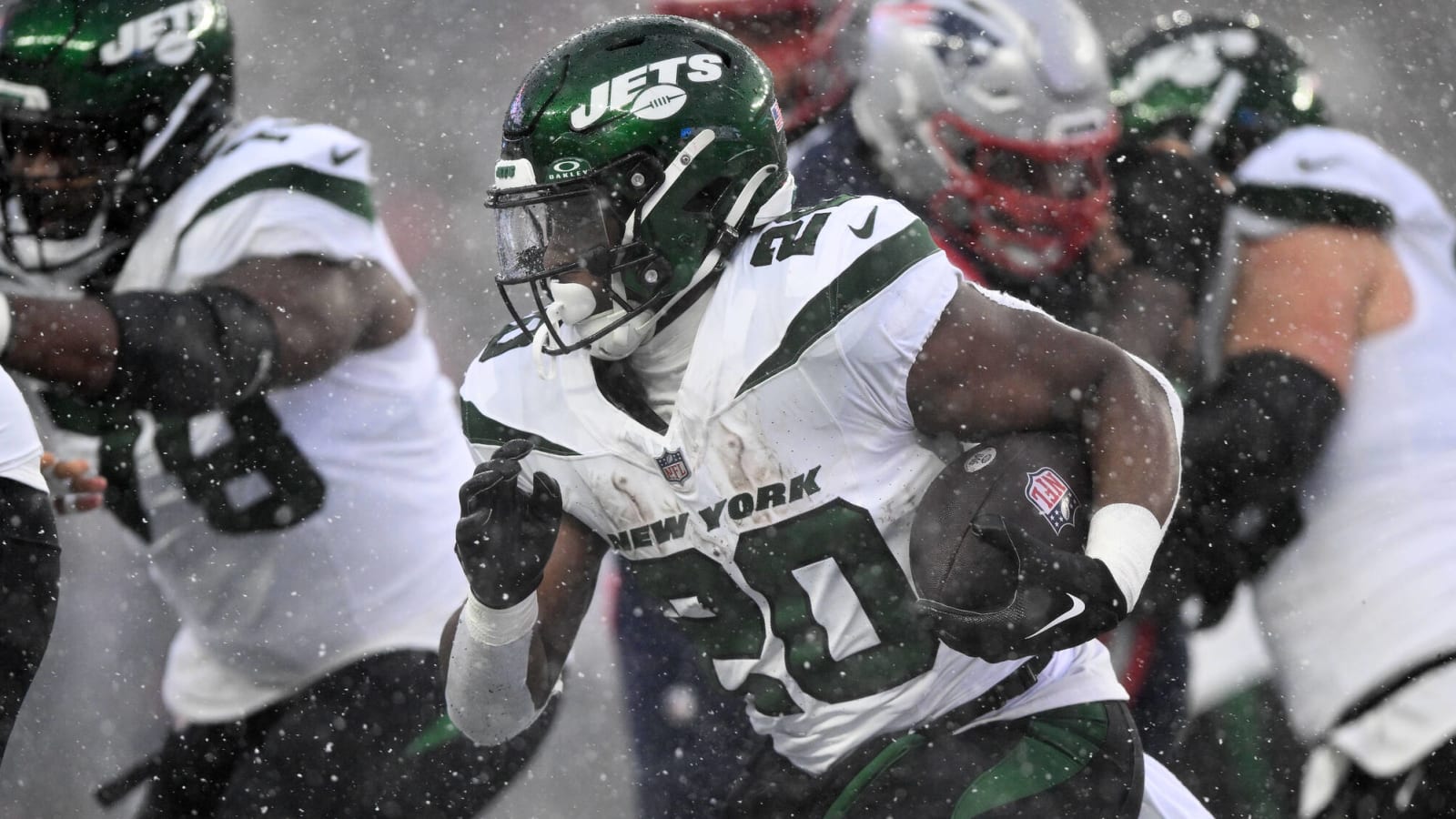 Jets’ Breece Hall Seemingly Sends Pointed Message To Franchise