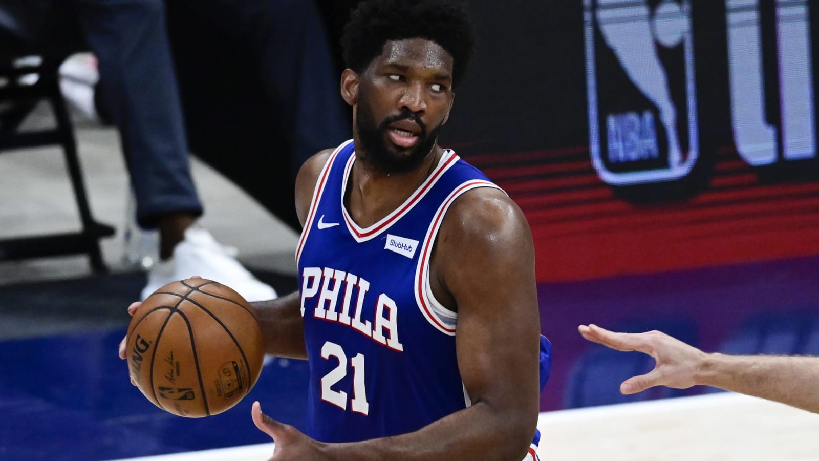 Joel Embiid leaves playoff game with knee soreness