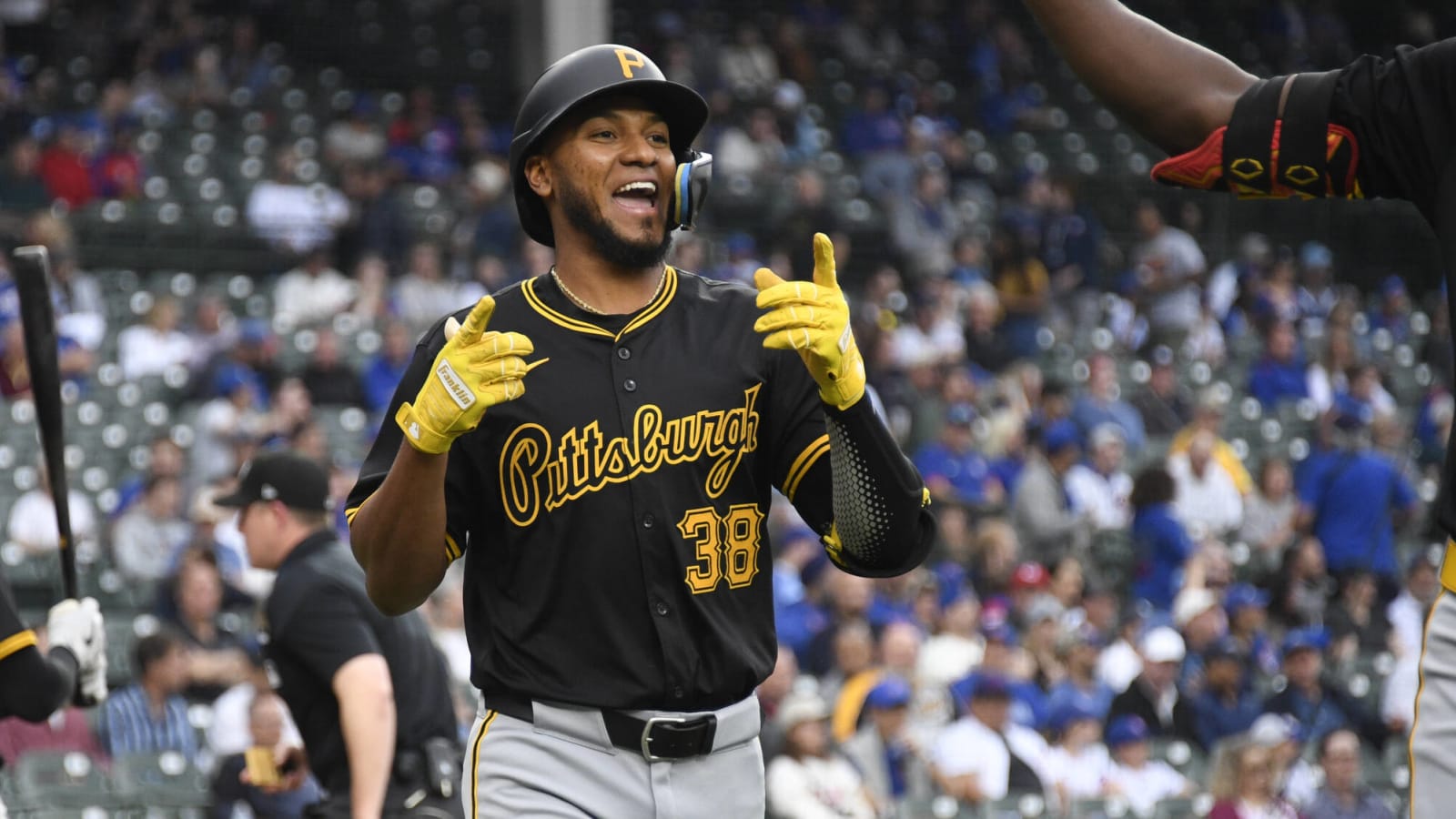 Olivares, Gonzales Power Pirates to 5-4 Win Over Cubs