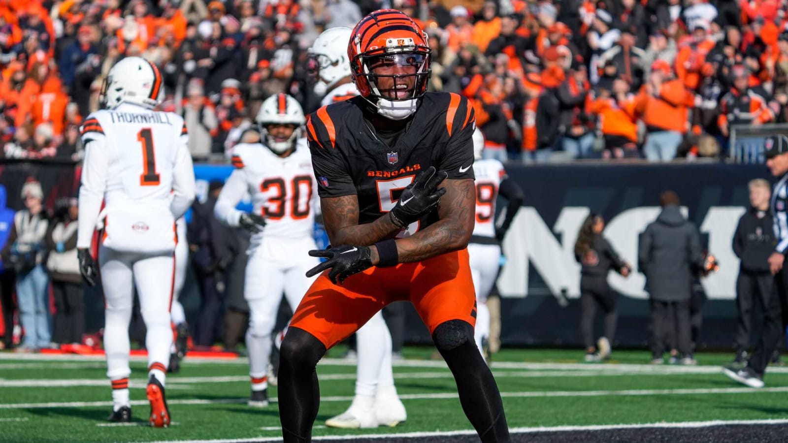 Patriots player goes viral for recruiting pitch to Tee Higgins