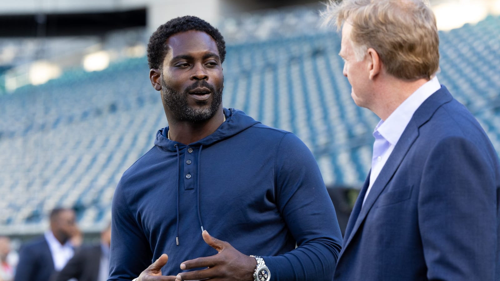 Michael Vick officially agrees to college football head coach job