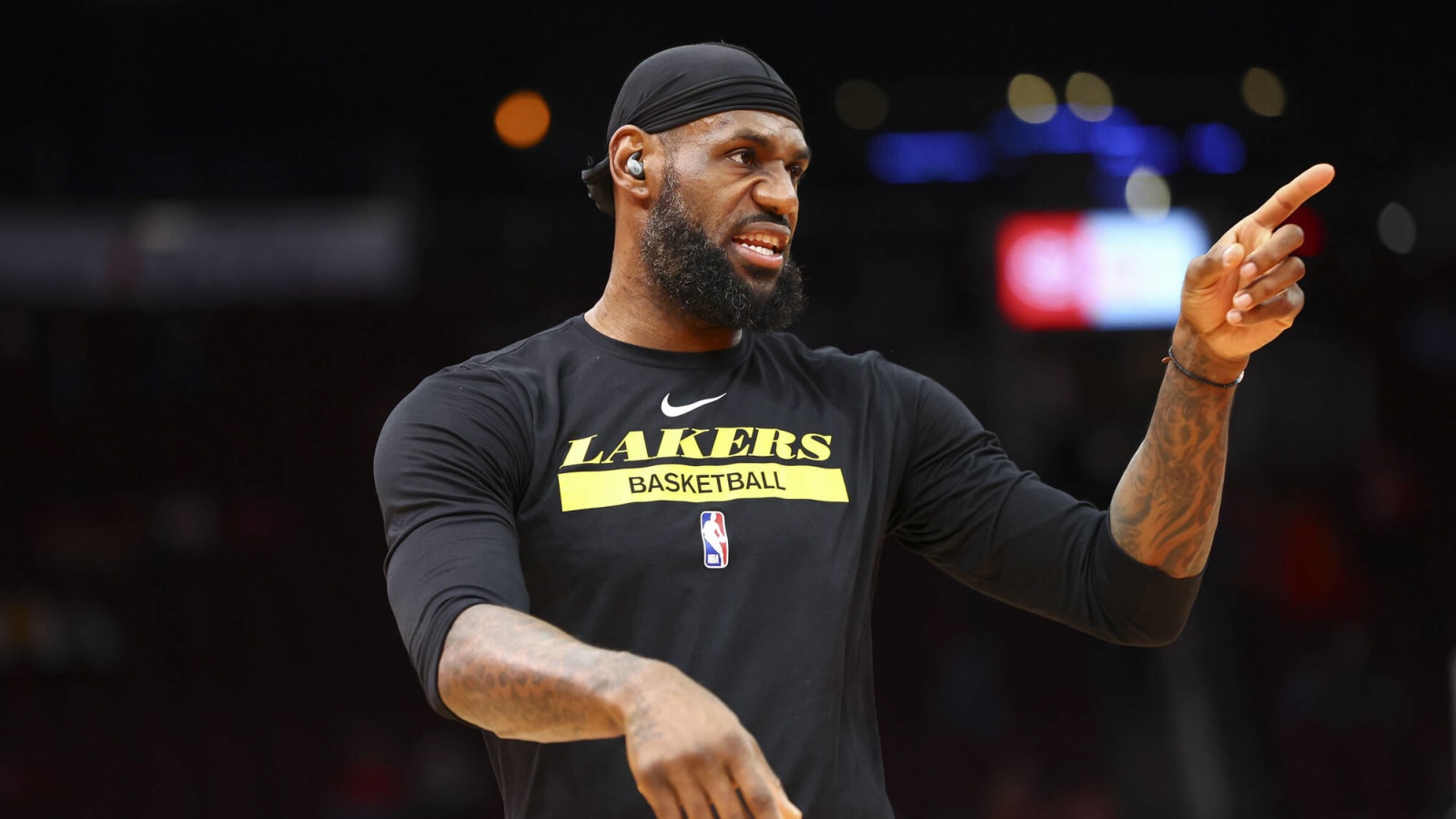 Windhorst: LeBron James 'not close' to return from foot injury