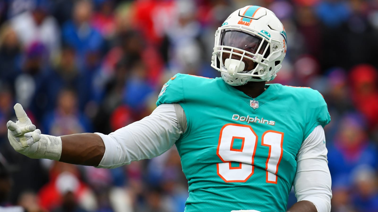 Dolphins bring back veteran pass-rusher on one-year deal