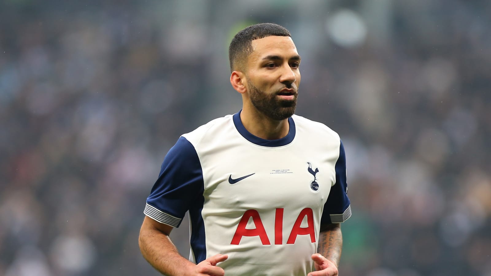 Tottenham legend gives advice to current teenage sensation