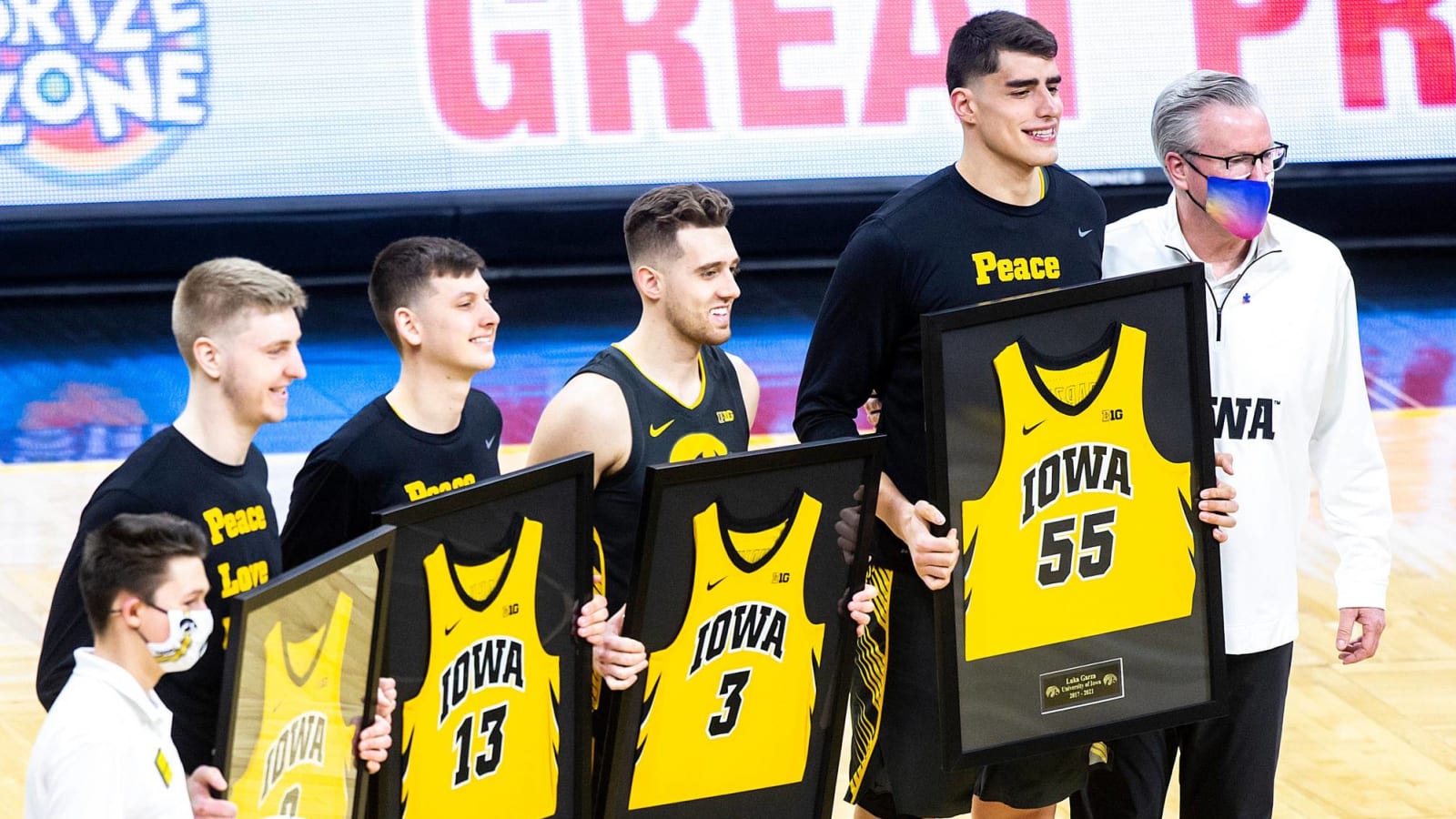 Watch: Luka Garza had awesome reaction to Iowa number retirement announcement