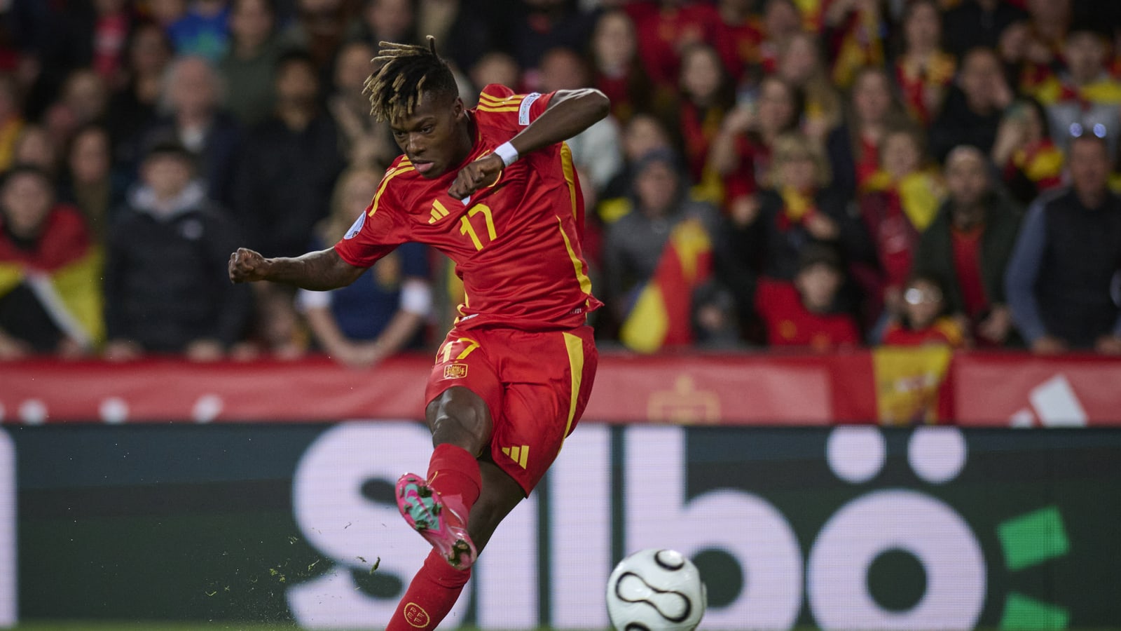 Report: Chelsea target Nico Willliams sets transfer deadline