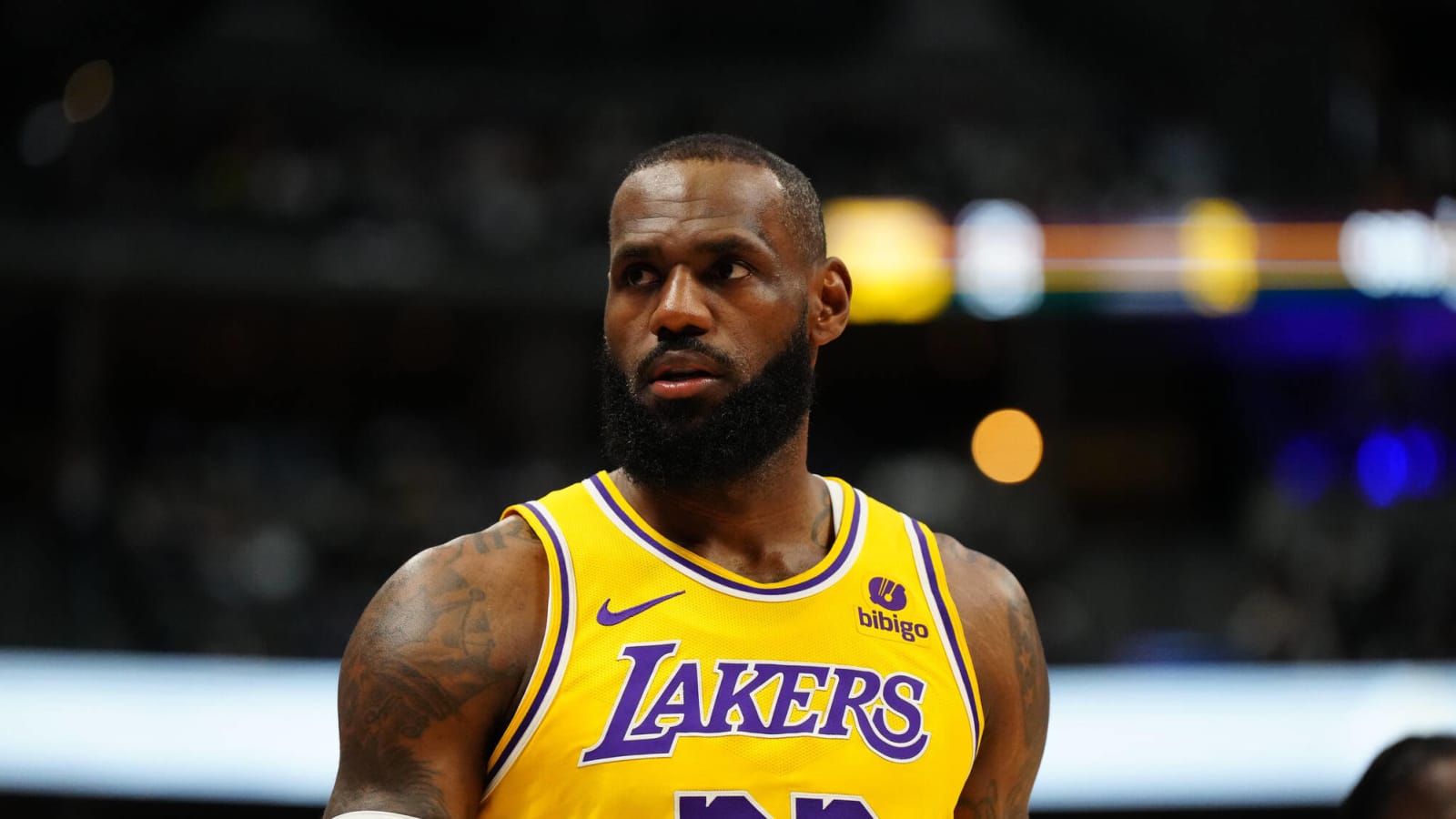 LeBron James Urged To Leave Lakers And Sign With 76ers