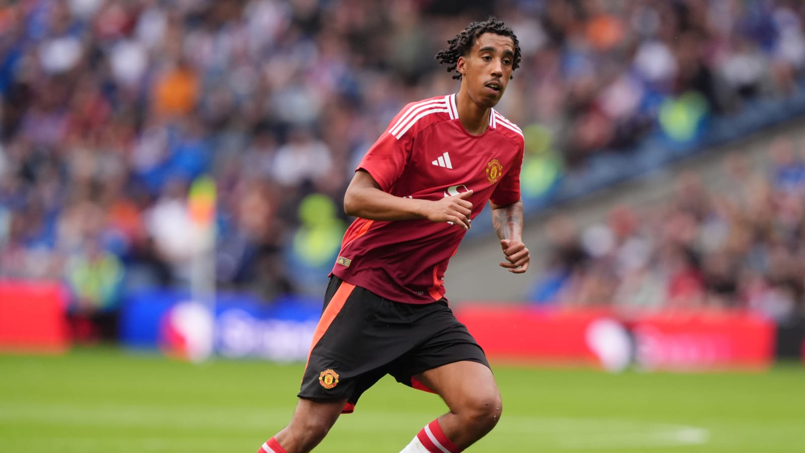 Manchester United provide Yoro injury update after successful surgery