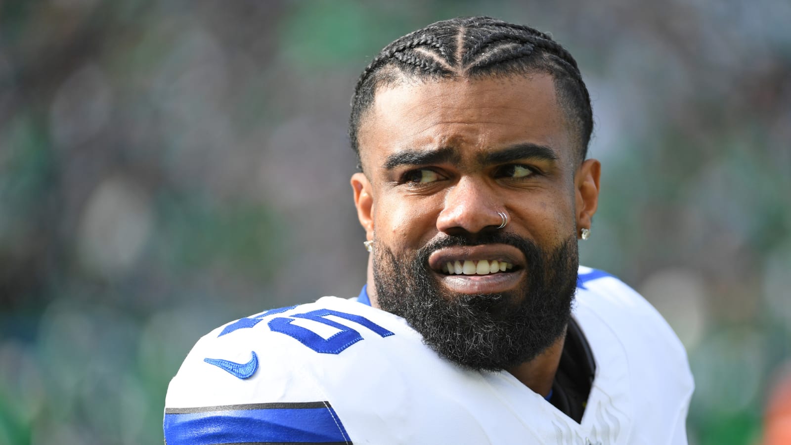Ezekiel Elliott signs with playoff team in hopes of winning SB ring