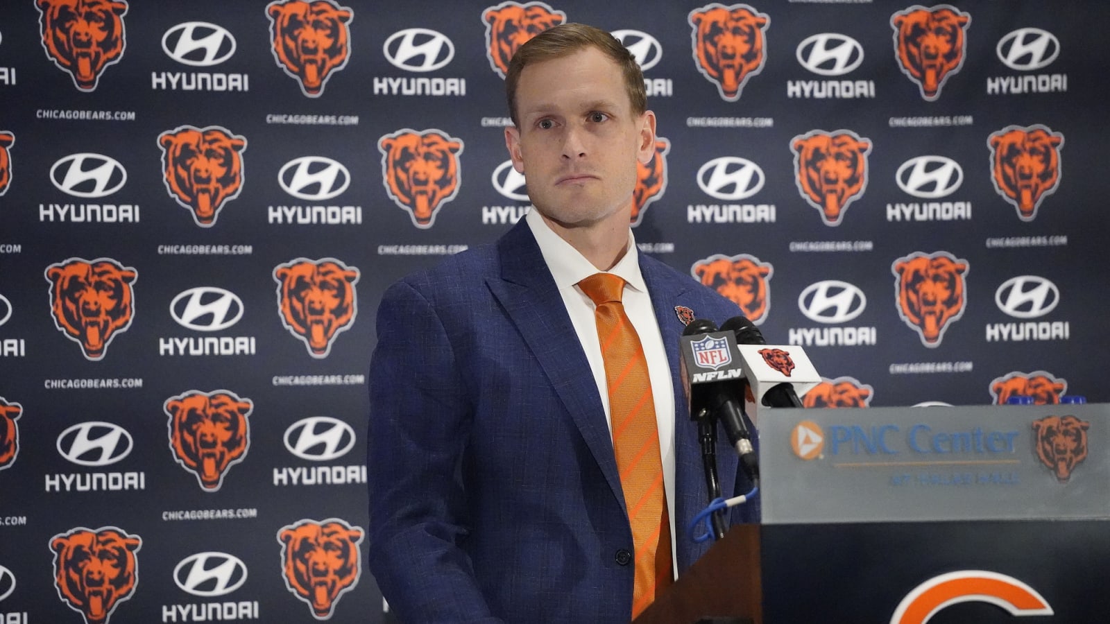 The Chicago Bears could look to pursue a star wide receiver that fits Ben Johnson’s scheme
