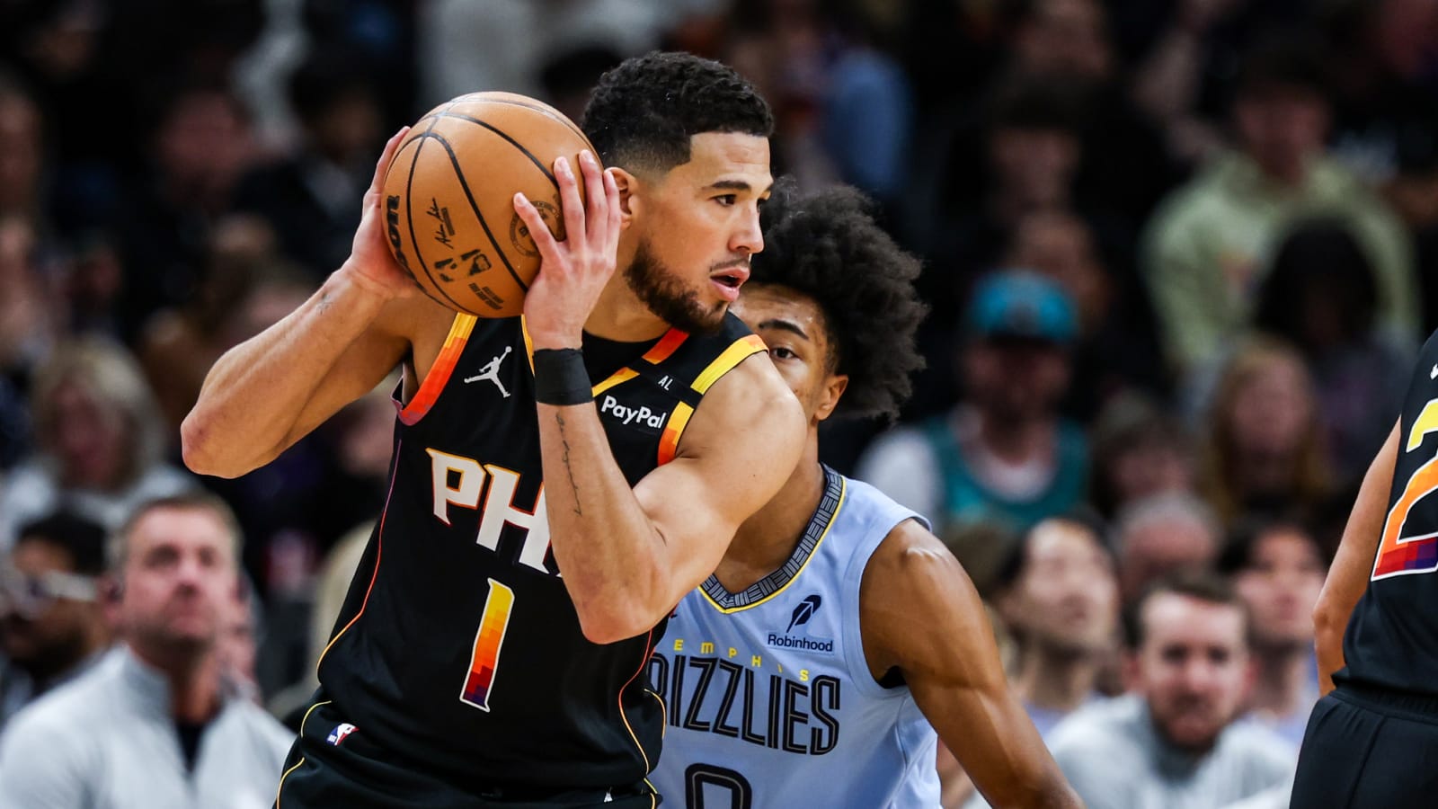 Devin Booker shoves Grizzlies rookie in heated moment