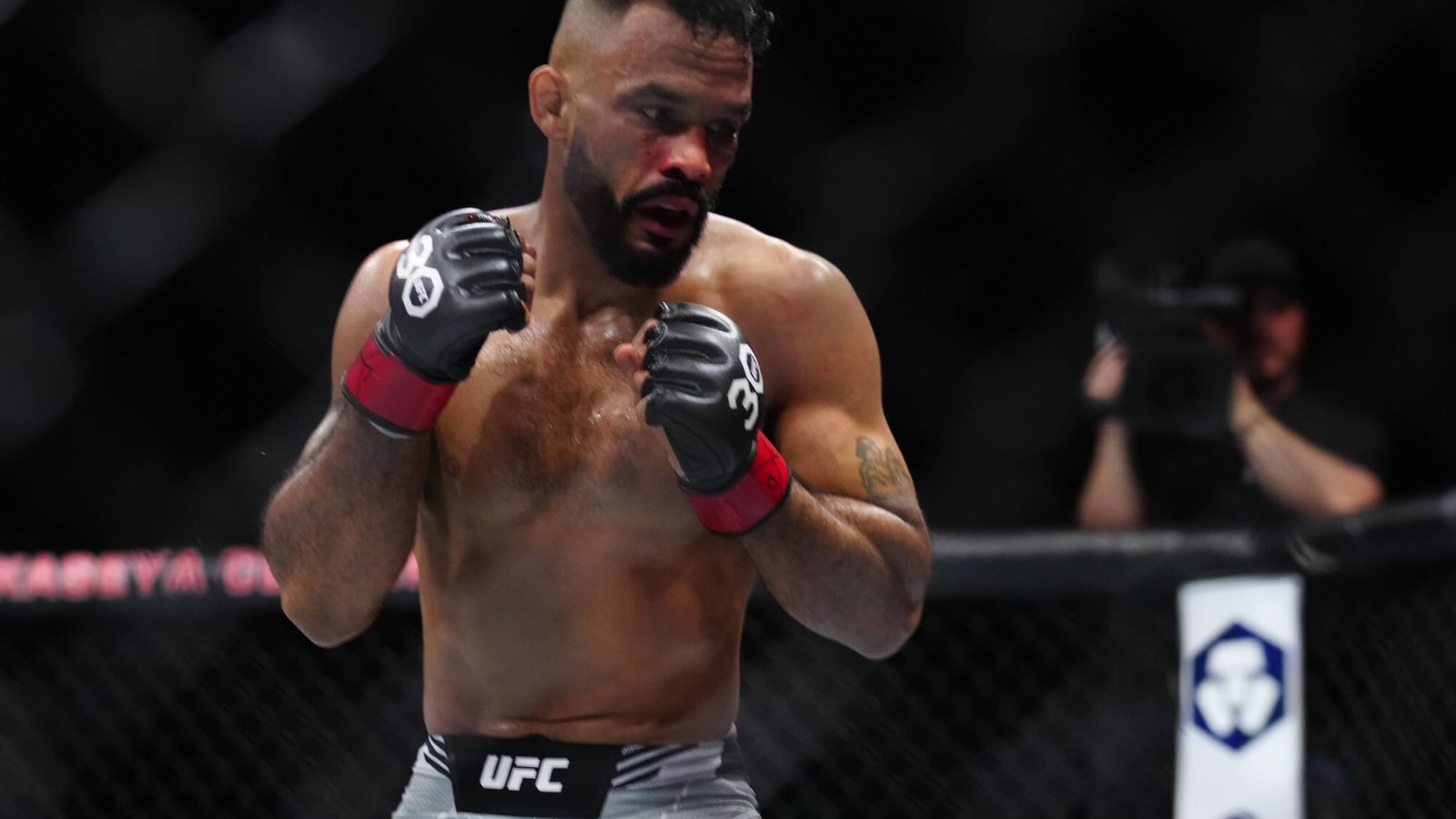 By The Numbers: Rob Font vs. Deiveson Figueiredo