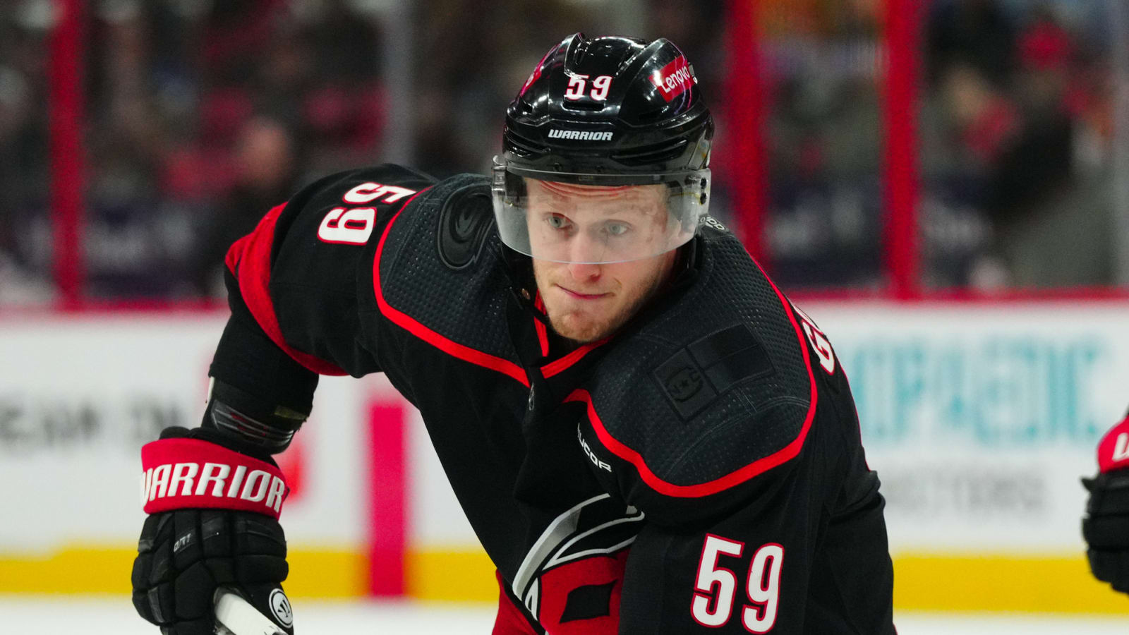 Lightning sign veteran left winger to seven-year contract