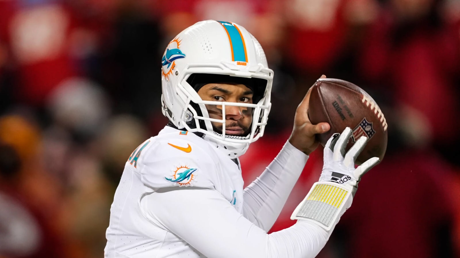 Former NFL Star Rips Dolphins Over Tua Tagovailoa’s Contract