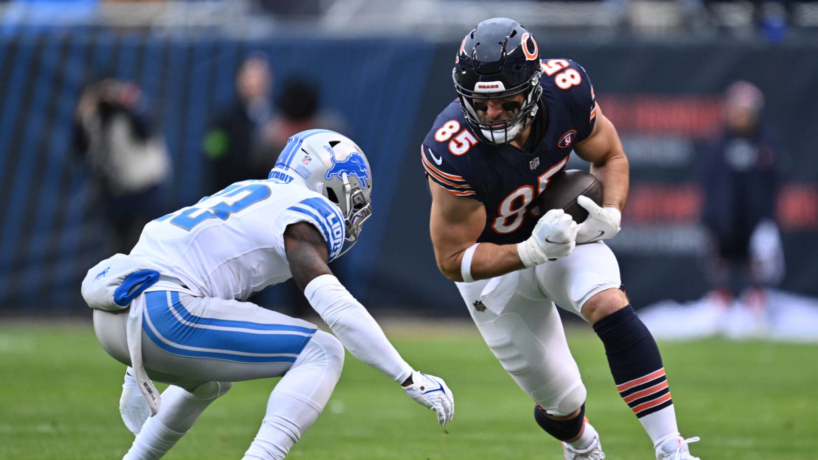 Bears’ Cole Kmet overcomes game-time decision status to suit up in Week 17