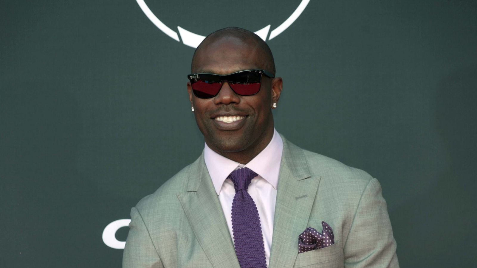 Terrell Owens hit by car following pickup basketball game argument