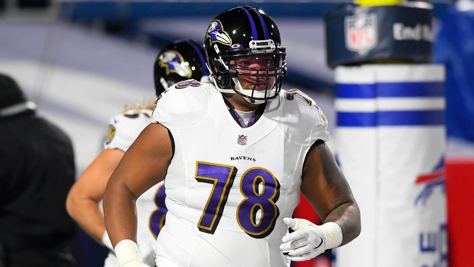 Ravens Pro Bowl OT Orlando Brown wants trade to play LT?