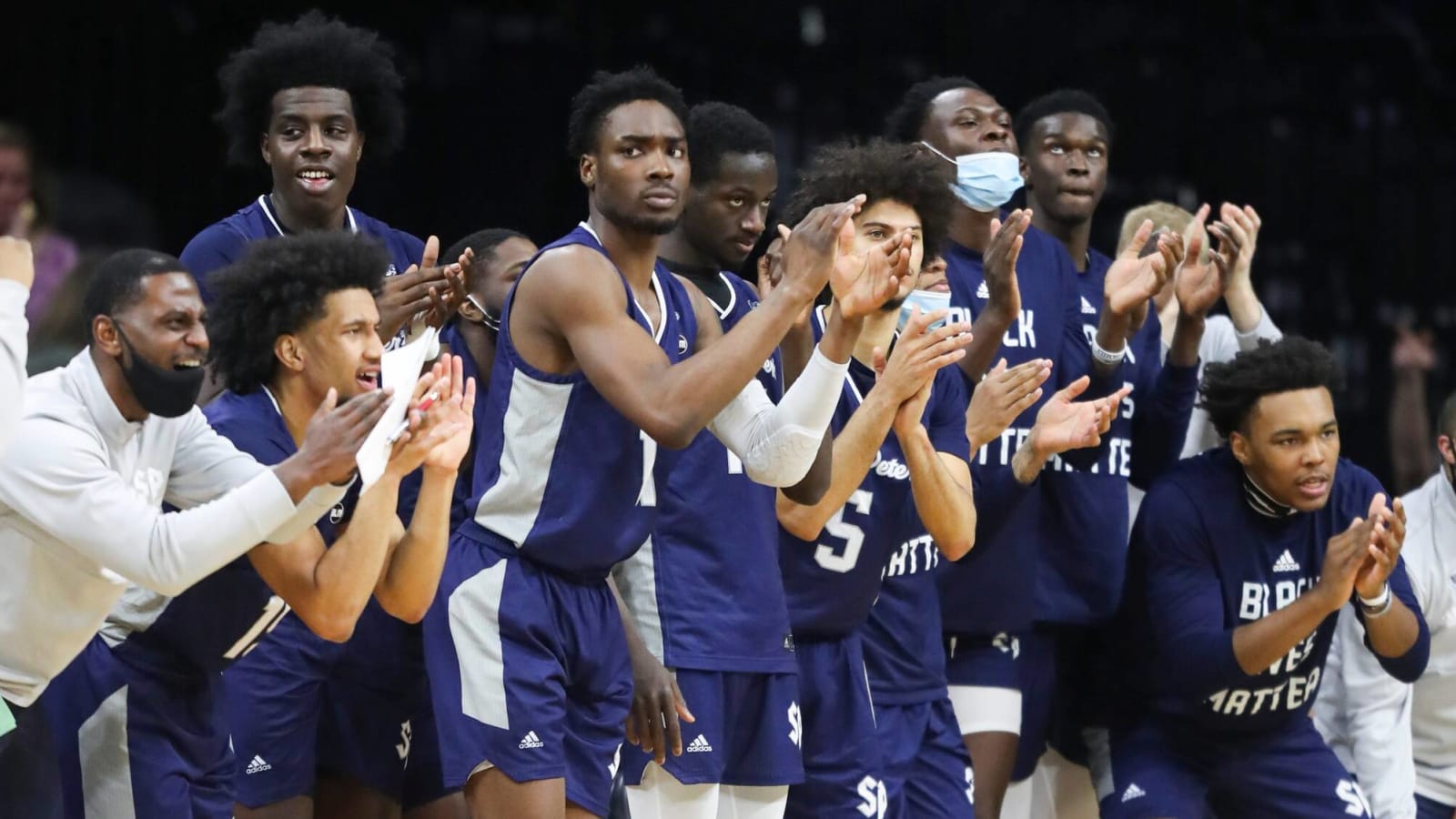 Saint Peter's makes history as first 15-seed to reach Elite Eight